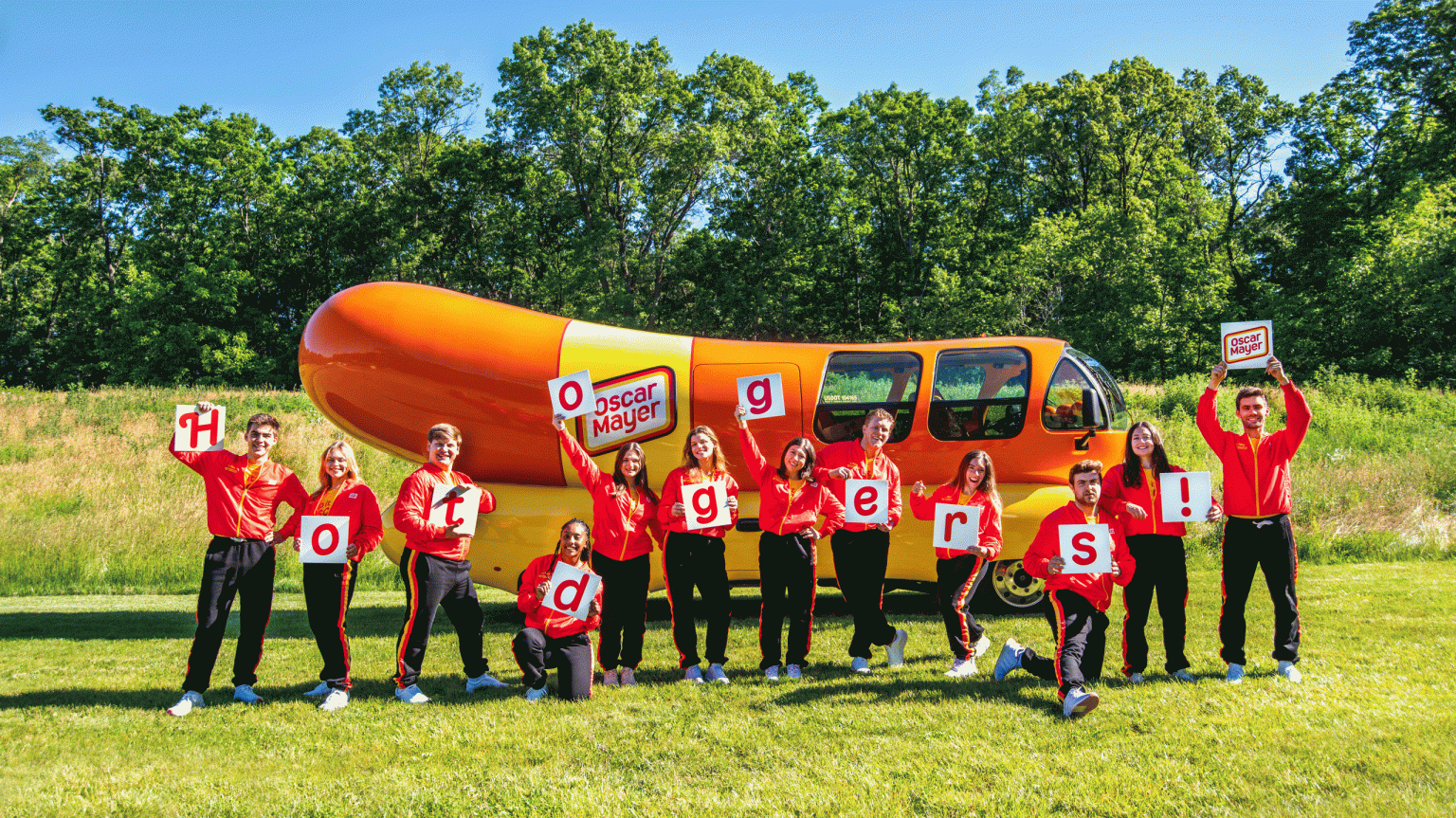 ‘Wienermobile’ karya Oscar Mayer sedang merekrut pengemudi baru