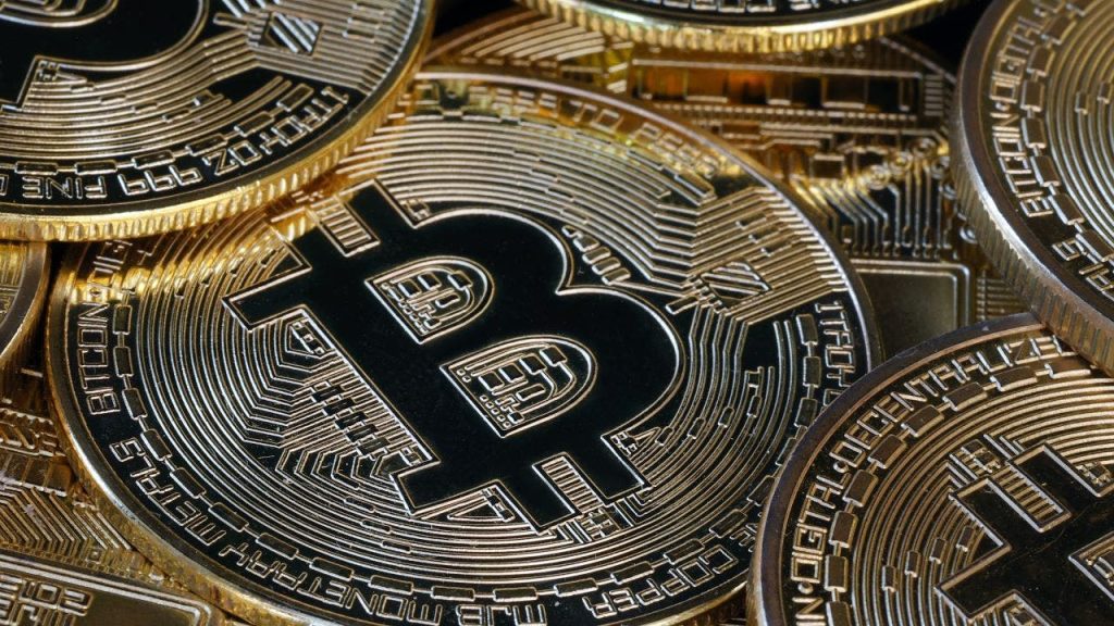 Hakim menghentikan upaya mengambil jutaan Bitcoin dari tempat pembuangan sampah