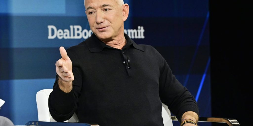 Jeff Bezos mengatakan dia lebih suka pertemuan berantakan yang ‘berkeliaran’ dan berjalan lembur: ‘Tunjukkan pada saya bagian-bagian buruknya’