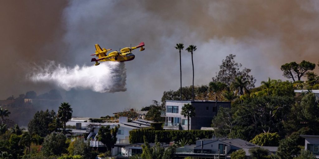 Pesawat Super Scooper pemadam kebakaran tetap dilarang terbang setelah jatuhnya drone tanpa batas waktu tertentu untuk kembali