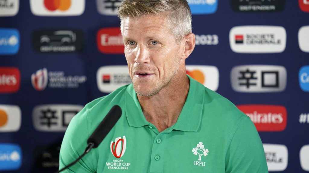 Six Nations 2025: Simon Easterby menunjuk skuad Irlandia pertama sebagai pelatih kepala pengganti Andy Farrell | Berita Persatuan Rugbi