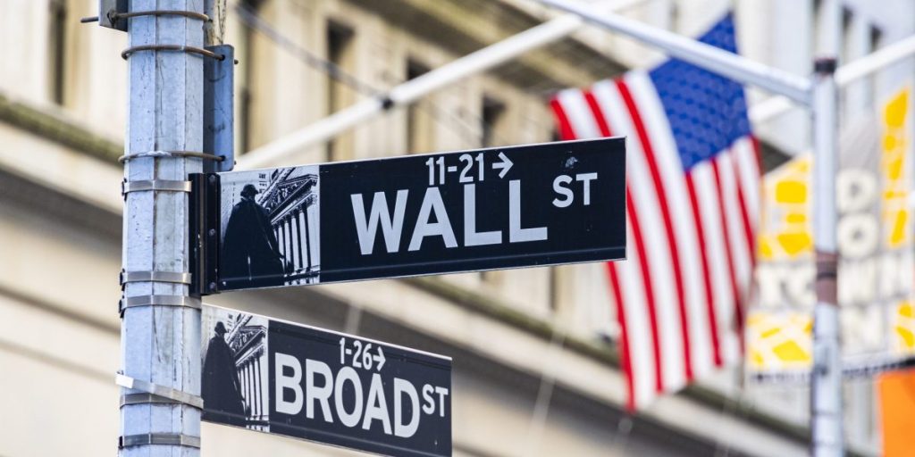 Texas menanyakan rincian kepada perusahaan-perusahaan Wall Street tentang upaya DEI