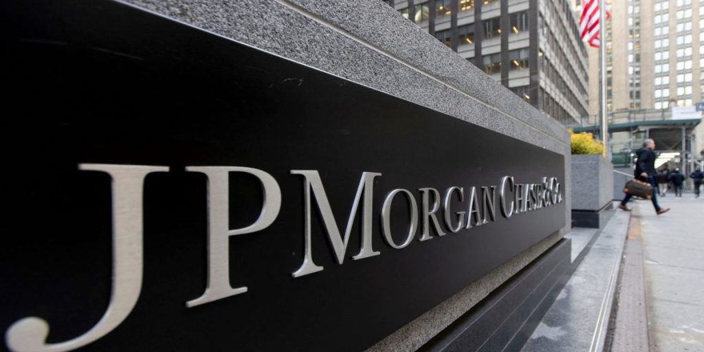 CFO JPMorgan mengatakan perencanaan suksesi untuk CEO Jamie Dimon ‘kuat seperti biasa’