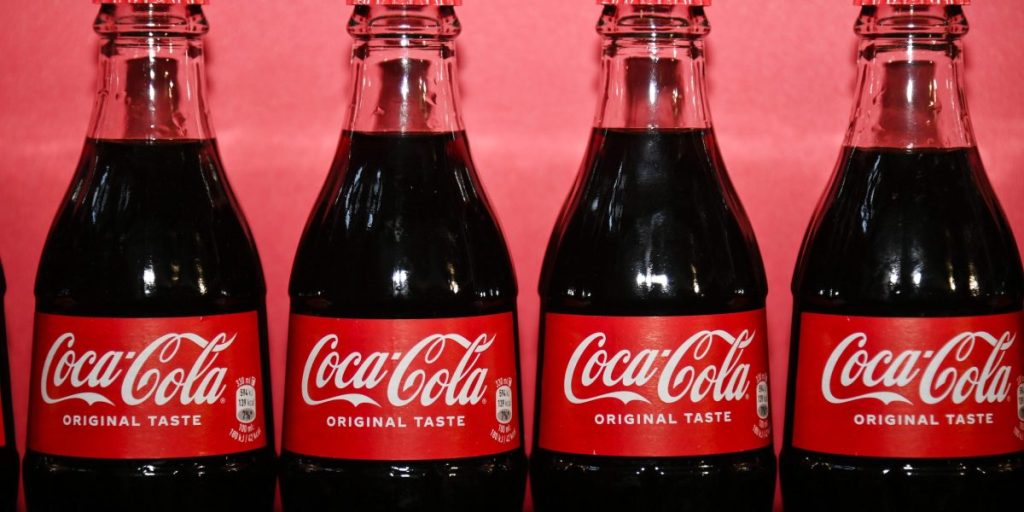 Coca-Cola memperingatkan dampak negatif potensial dari perubahan DEI