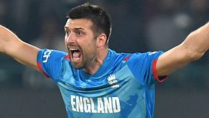 Mark Wood: Bowler cepat Inggris dikesampingkan selama empat bulan setelah operasi ligamen lutut | Berita kriket