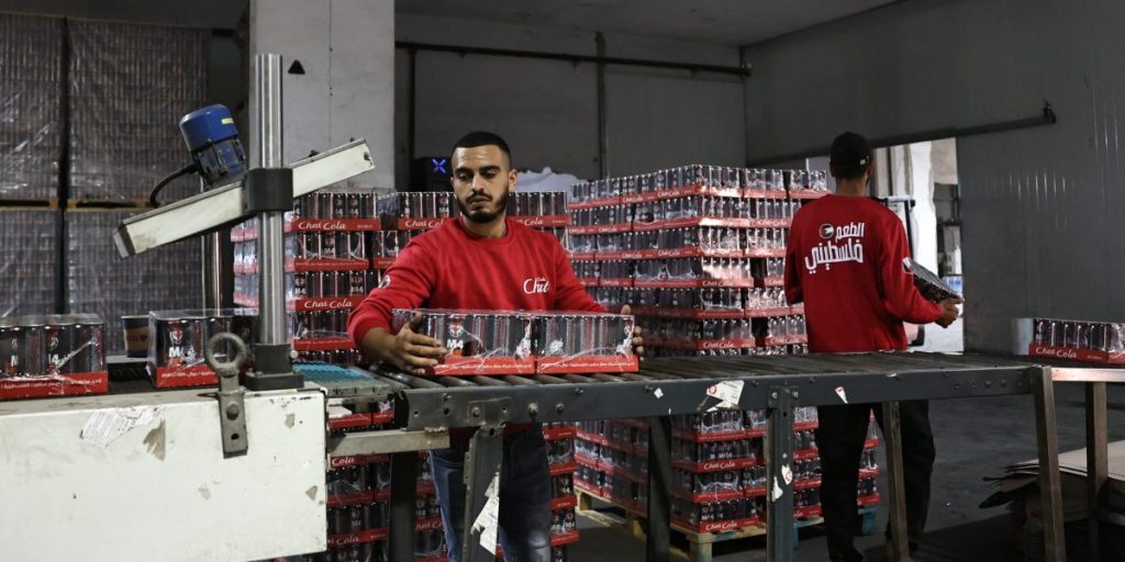 Palestina menjatuhkan Coca-Cola untuk alternatif lokal atas dukungan AS untuk Israel-‘tidak ada yang ingin ketahuan minum Coke’