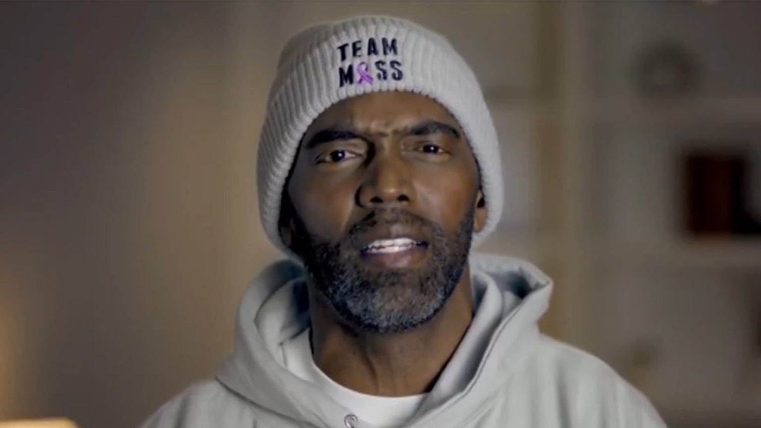 Randy Moss membahas kerumunan penghargaan NFL di tengah pertempuran kanker