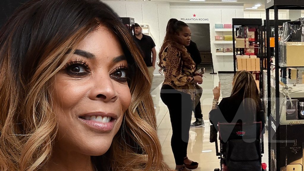 Wendy Williams pergi berbelanja setelah mendarat di Miami untuk ulang tahun ayah