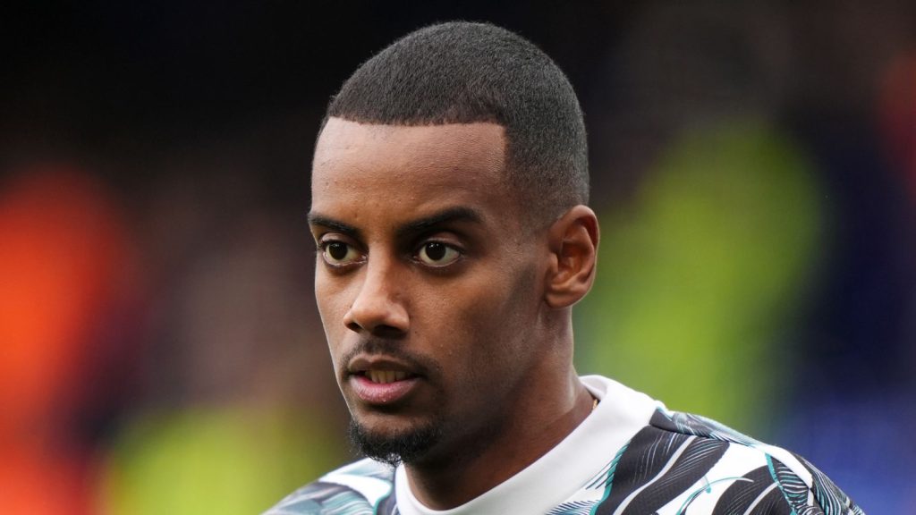 Alexander Isak: Pencuri mengambil mobil dan uang tunai dalam rumah di Newcastle Striker’s Home, Court Hears | Berita sepak bola