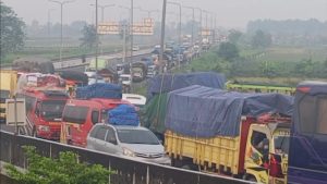 Antrean Panjang Di Tol Pejagan, Kemudik Terjebak Hingga Satu Jam