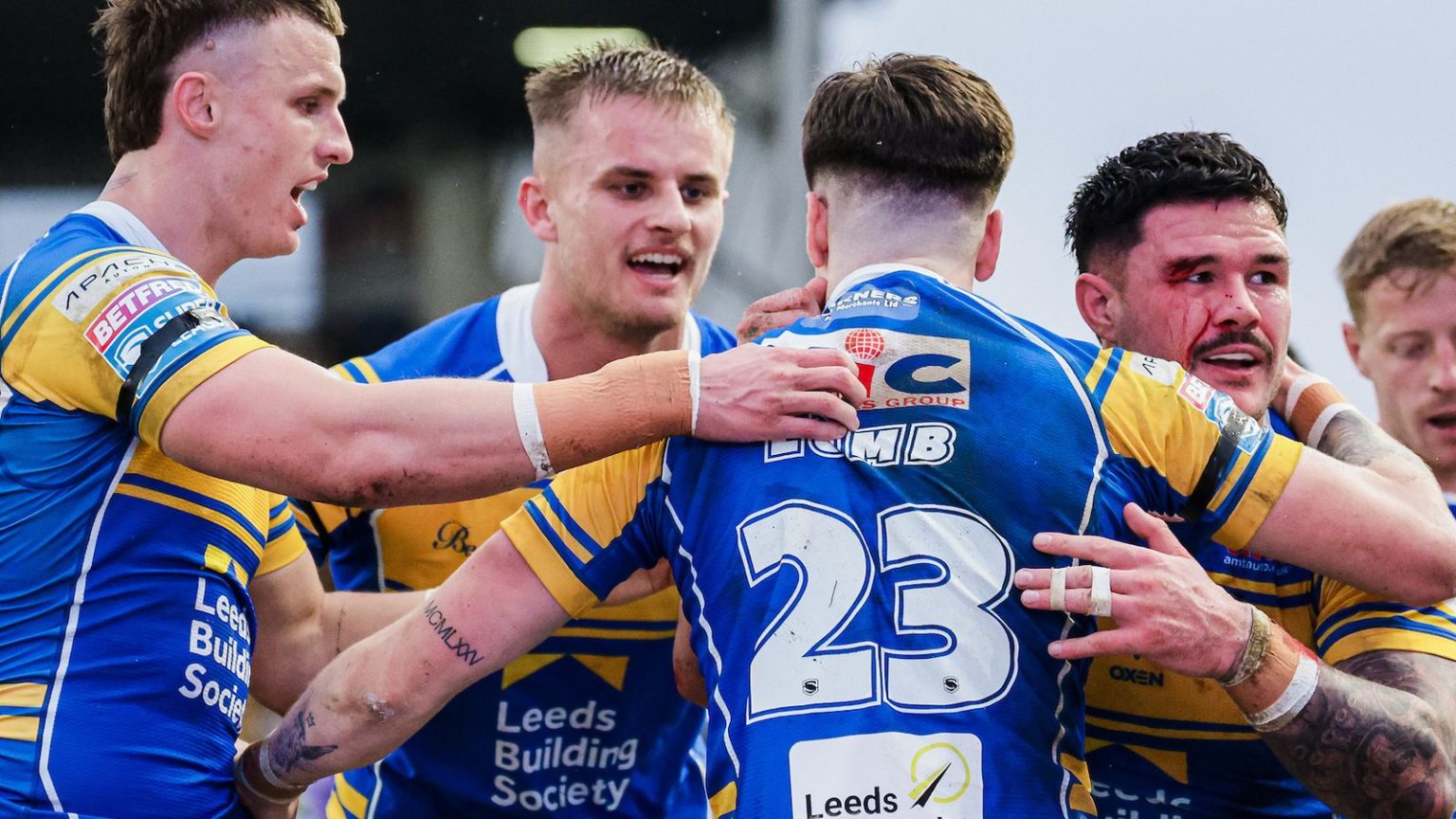 Babak Liga Liga Super: Leeds Rhinos mengalahkan Wigan Warriors dalam kemenangan 12-10 tegang sebagai Catalans Dragons Romp ke 26-4 Win Vs Castleford Tigers | Berita Liga Rugby