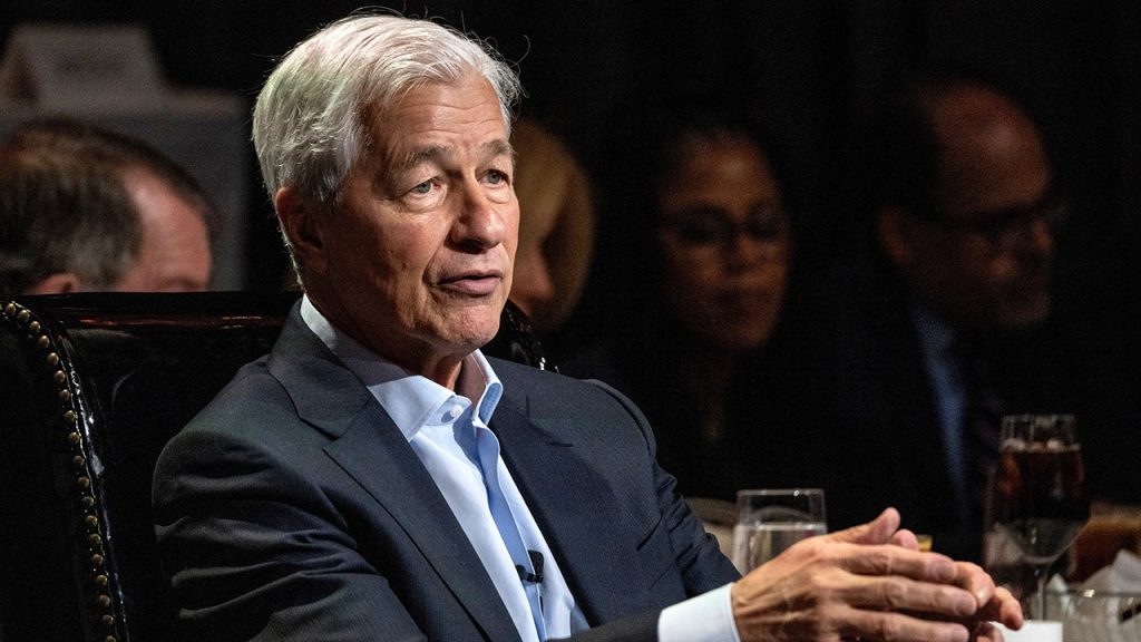 CEO JPMorgan Jamie Dimon mengatakan pekerjaan jarak jauh ‘tidak berhasil dalam bisnis kami’