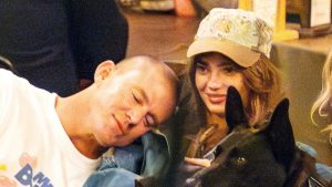 Channing Tatum dan Inka Williams Ambil Makan Malam Bersama dengan Teman, Anjing