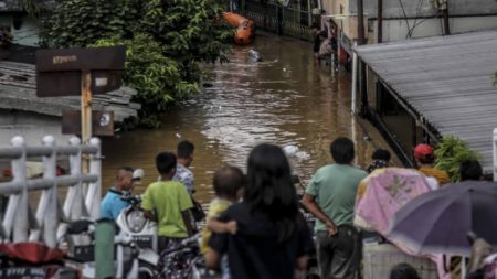 Banjir Kini Genangi 29 Rt Di Jakarta, Di Cawang Ketinggian Lebih Dari 2 Meter