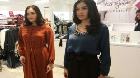 Desainer Ungkap Tren Baju Lebaran Wanita 2025, Suda Punya Belum?