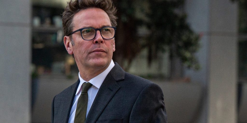 Elon Musk Confidante James Murdoch menjadi orang dalam Tesla terbaru yang dijual, menguangkan $ 13 juta di tengah-tengah terjun satu hari bersejarah