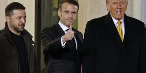 Emmanuel Macron mengatakan tekanan harus ditempatkan pada Rusia untuk menerima gencatan senjata atau ‘Trump akan menguatkan sanksi dan pembalasan’