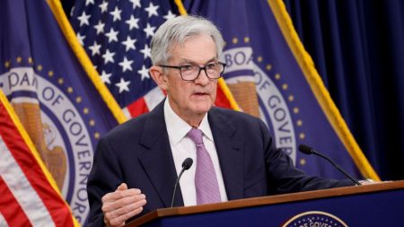 Federal Reserve meninggalkan suku bunga tidak berubah