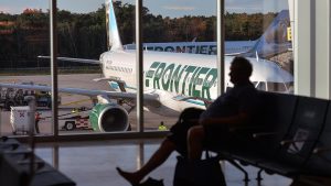 Frontier Airlines Promosi tas gratis bertujuan untuk saingan Southwest