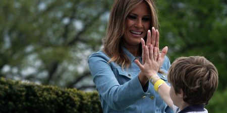 Gedung Telur Paskah Gedung Putih mencari sponsor perusahaan – dan tingkat $ 200.000 membuat Anda masuk ke brunch yang diselenggarakan oleh Melania Trump