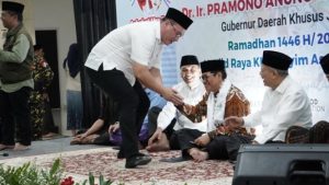 Gubernur Pramono Beri Santunan 1.500 anak Yatim di Jakbar, Berencana Perbaiki Masjid Milik Pemda