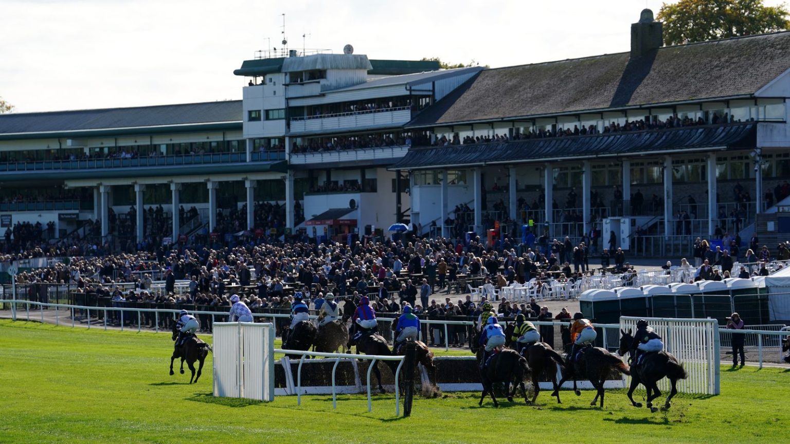 Hari ini di Sky Sports Racing: banyak bintang festival cheltenham beraksi di kartu chepstow berkualitas pada hari Minggu | Berita Balap