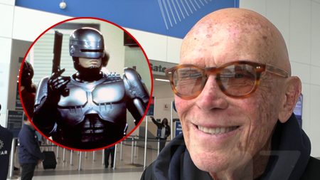 Ikon ‘Robocop’ Peter Weller mengungkapkan apakah dia akan masuk untuk reboot