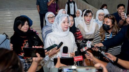 JOKOWI EMOSI DIUDUDUH KIRIM UTUSAN KE PDIP, Puan Minta Hentikan Perpecahan