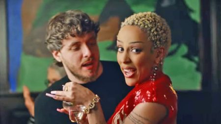 Jack Harlow & Doja Cat Nab Matt Damon, John Mayer Cameos untuk Vid ‘Just Us’