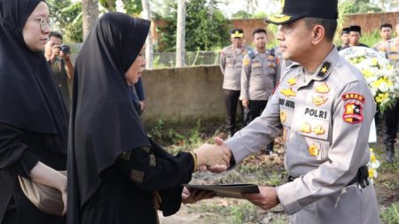 Jenderal ini Antar Langsung Surat KPLB 3 Polisi Tewas Ditembak Saat Gerebek Judi Sabung Ayam