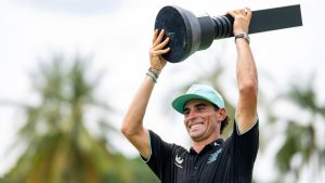 Joaquin Niemann Meninggalkan Brooks Koepka tertinggal di tempat kedua untuk memenangkan Liv Golf Singapore | Berita golf