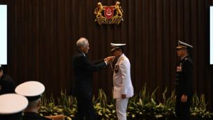 KSAL MUHAMMAD ALI DAPAT Penghargaan Pingat Jasa Gemilan Dari Singapura