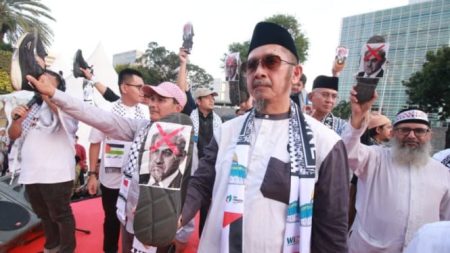 Kecam Israel, Massa Bela Palestina Demo Di Depan Kedubes Sebagai Desak ICC Tangkap Netanyahu