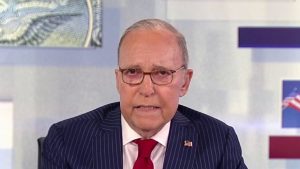 Larry Kudlow: Pikirkan Reagan-Trump, bukan Nixon-ford pada tagihan pemotongan pajak