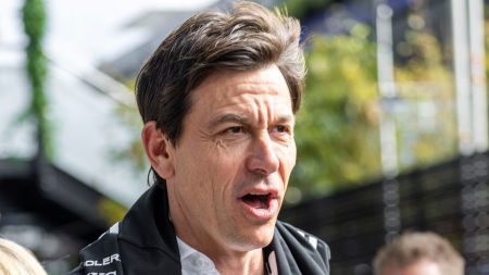 Lewis Hamilton: Toto Wolff mengaku mengikuti kemajuan mantan pengemudi Mercedes untuk Ferrari di Australia GP | Berita f1