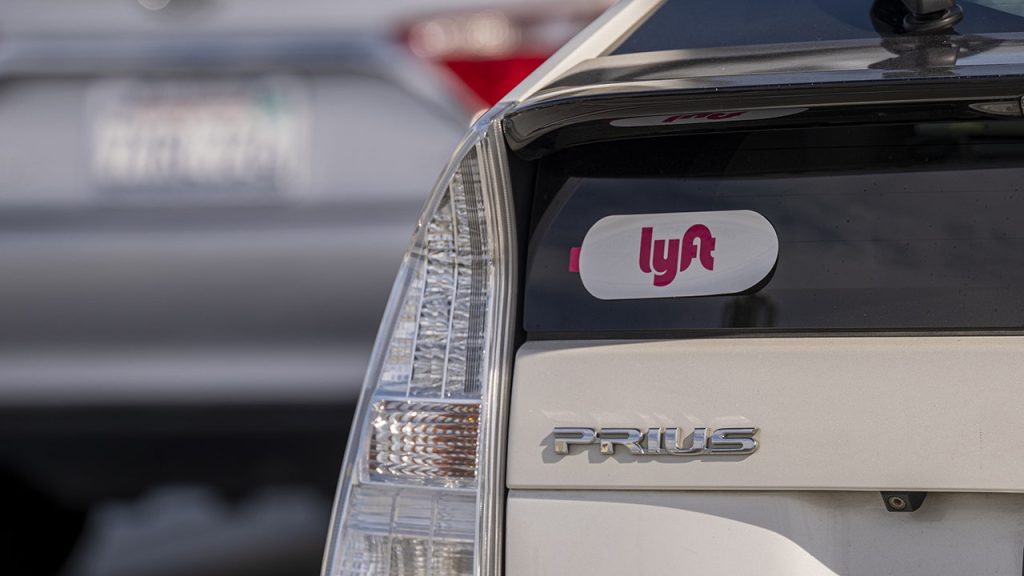 Lyft untuk meluncurkan fitur untuk penumpang lansia akhir tahun ini