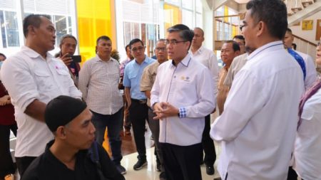 Menteri Yassierli memastikan mantan pekerja Sritex menerima hak mereka