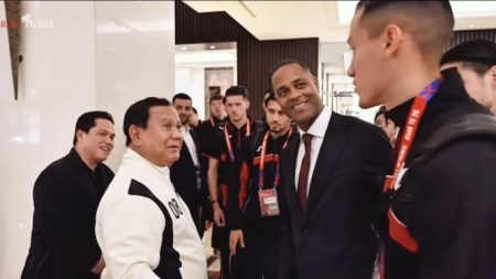 Momen prabowo sapa jay idzes tanya tinggal dimana? ‘Semarang’