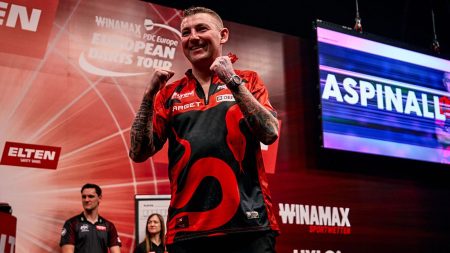 Nathan Aspinall: Stockport Ace Clinches Maiden European Tour Judul dengan kemenangan atas Ryan Joyce | Berita Darts