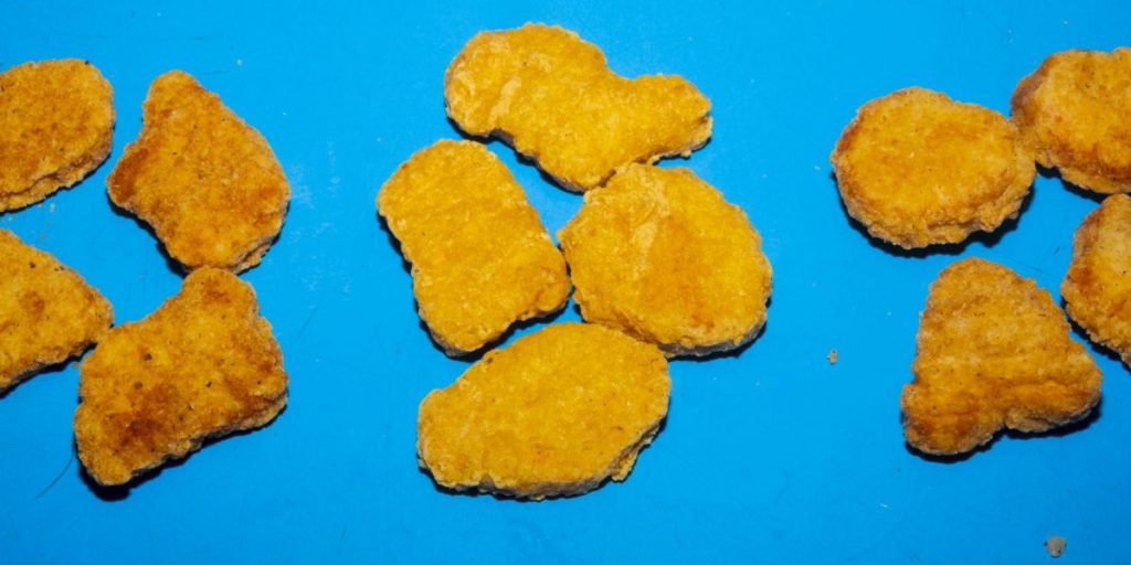 Pemerintah ingin memahami efek kesehatan dari makanan ultraproses sehingga membayar orang $ 5.000 untuk makan nugget ayam untuk sains