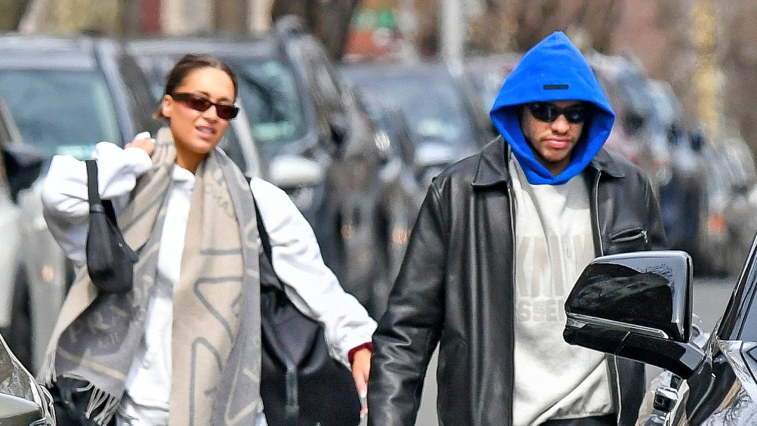 Pete Davidson dan Elsie Hewitt terlihat di NYC yang dingin setelah sesi PDA Florida