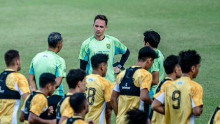 Program Paul Munster Berikan Khusus untuk Persebaya Saat Libur Lebaran