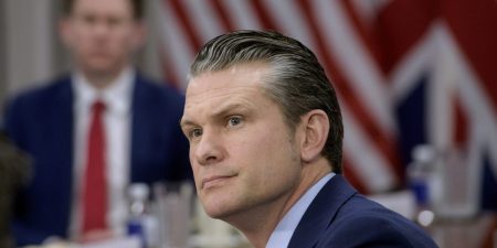 Sekretaris Pertahanan Pete Hegseth bertemu dengan Doge Boss Musk di Pentagon untuk membahas ‘inovasi, efisiensi & produksi yang lebih cerdas’