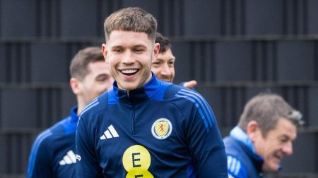 Skotlandia: George Hirst adalah tipe pemain yang dibutuhkan oleh tim nasional, ‘kata Asisten Pelatih John Carver | Berita sepak bola