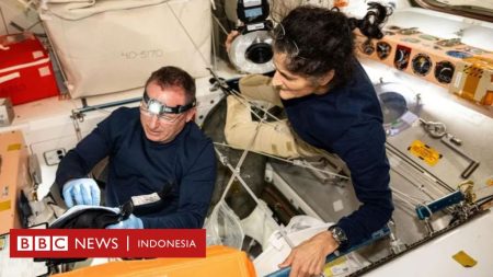 SpaceX: Bagaimana Dua Astronot Menghabikan Waktu Selama Sembilan Bulan Terlantar Di Luar Angkasa?