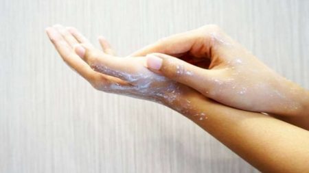 Tak Perlu Skincare Mahal, Coba 5 Scrub Alami Ini UNTUK KULIT LEBIH BERCINTA DAN BEBAS KUSAM