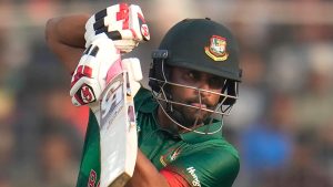 Tamim Iqbal: Mantan kapten kriket Bangladesh di ICU setelah serangan jantung di permainan domestik | Berita kriket