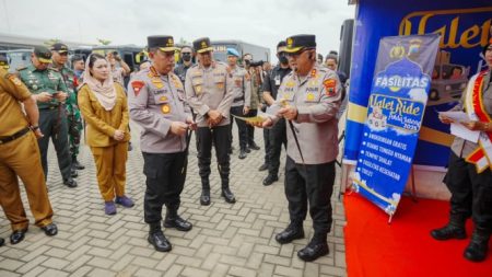 Polisi Indonesia menerapkan langkah -langkah strategis untuk perjalanan Idul Fitri yang aman