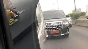 Mobil Halangi Alphard Pelat Tni, Bikin Kendaraan Komsial Lebih Aman