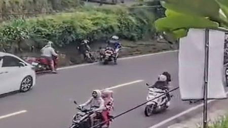 Viral Polisi Kawal Alphard Tulu Pemotor Hingga Jatuh Di Puncak Bogor, Begini Duduk Perkarananya